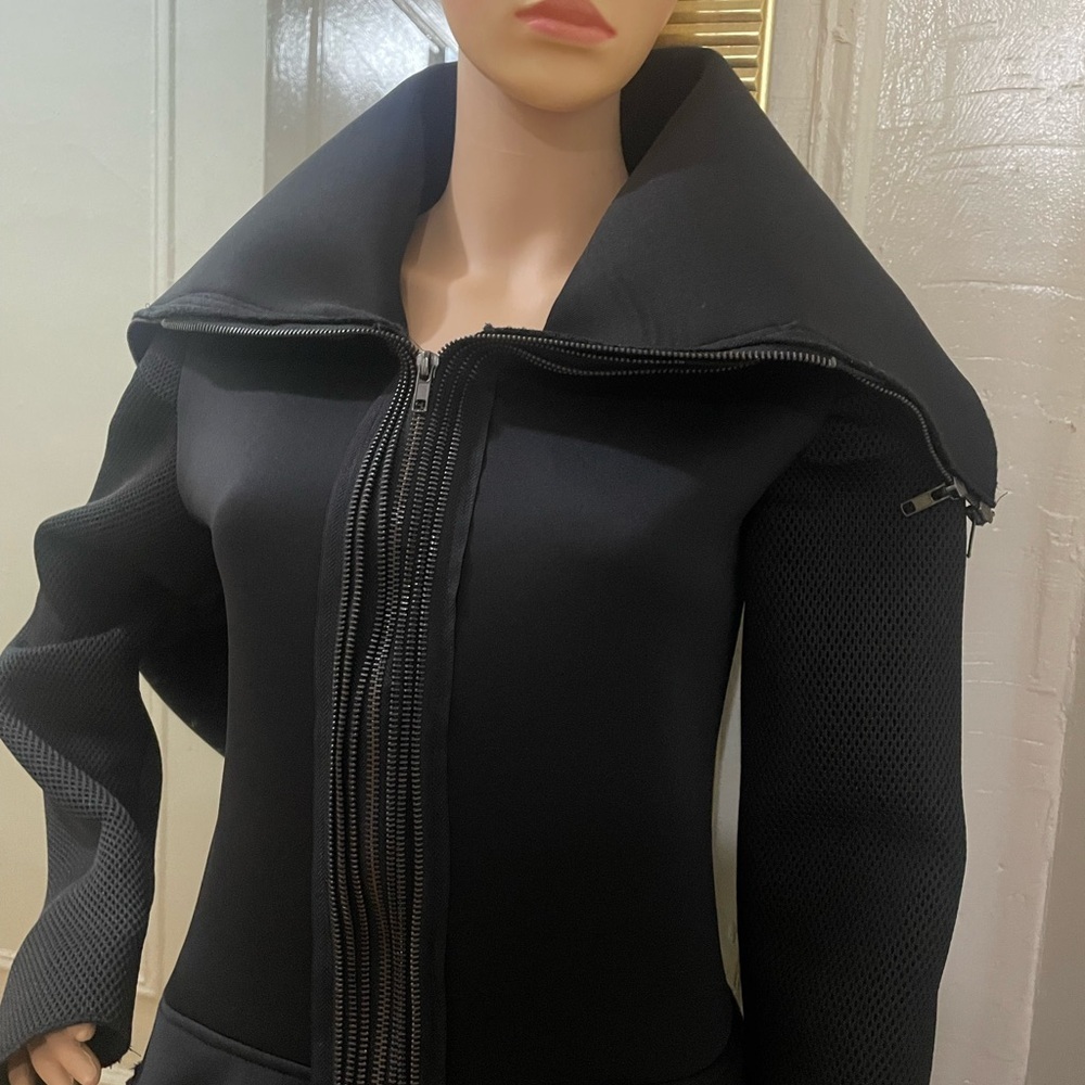 Sohung design Elegant Black Flared Coat - Picture 8 of 13